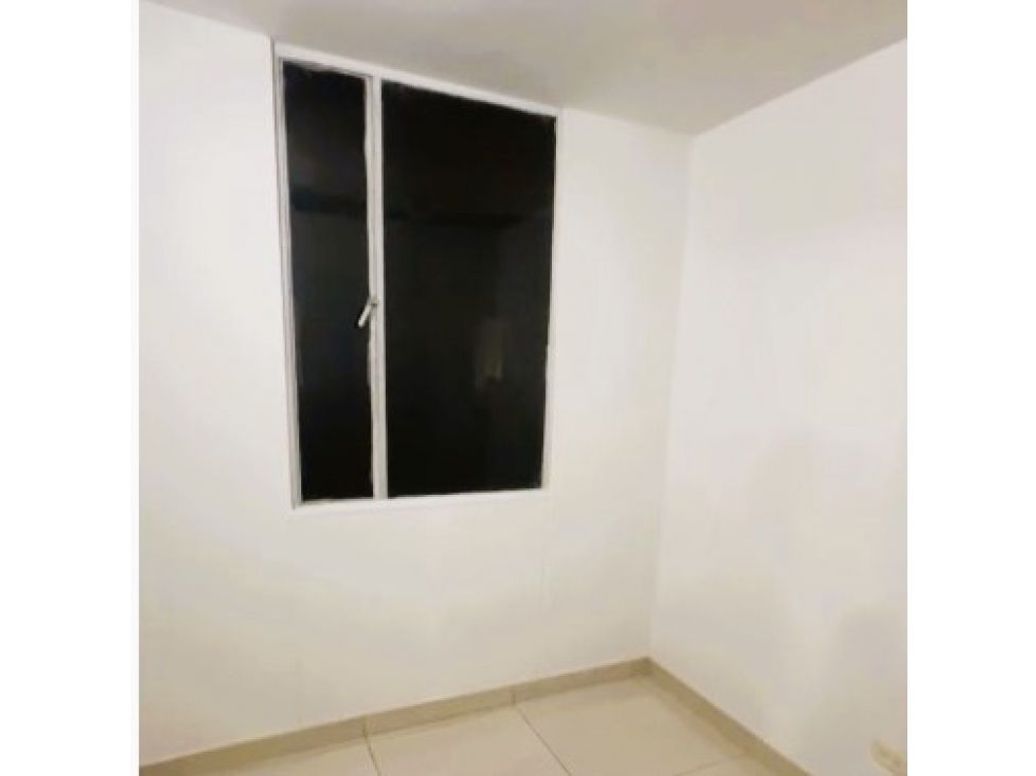 Apartamento de 3 alcobas en venta en Castilla, Bogotá, 47 m² · foto 4 de 13
