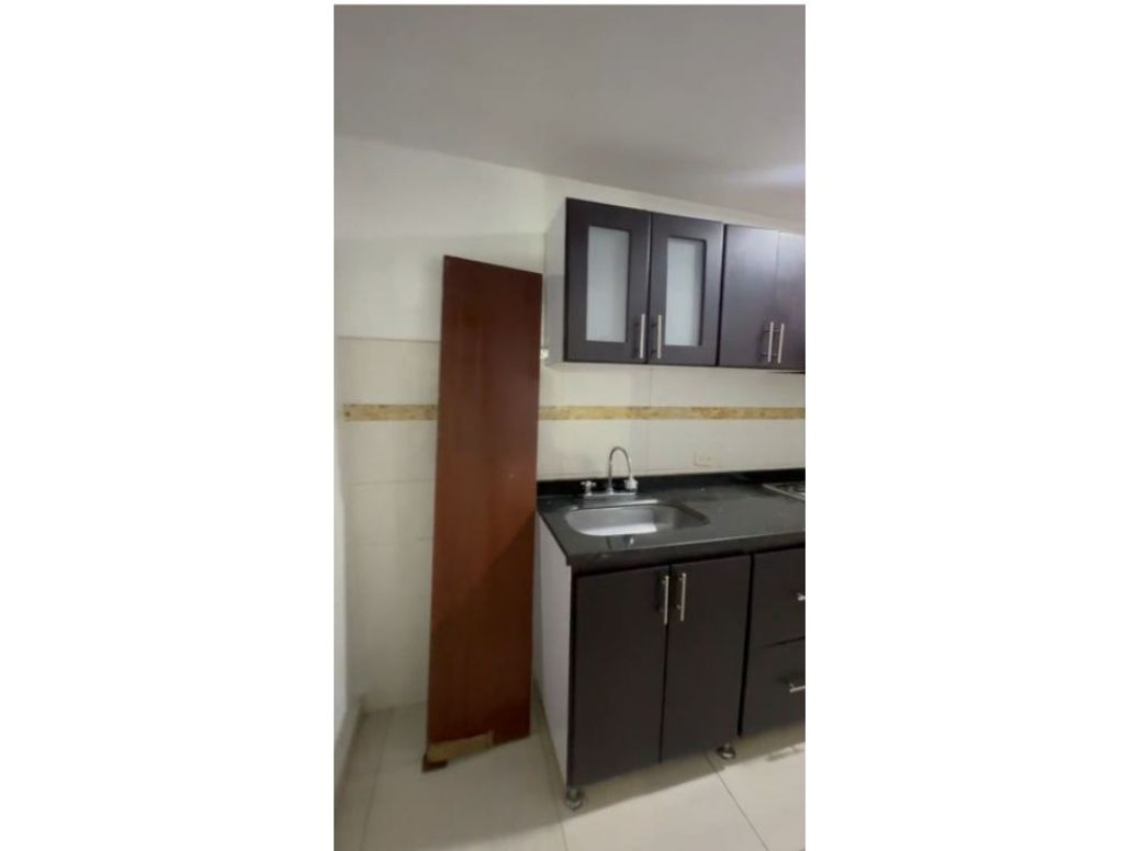 Apartamento de 3 alcobas en venta en Castilla, Bogotá, 47 m² · foto 9 de 13