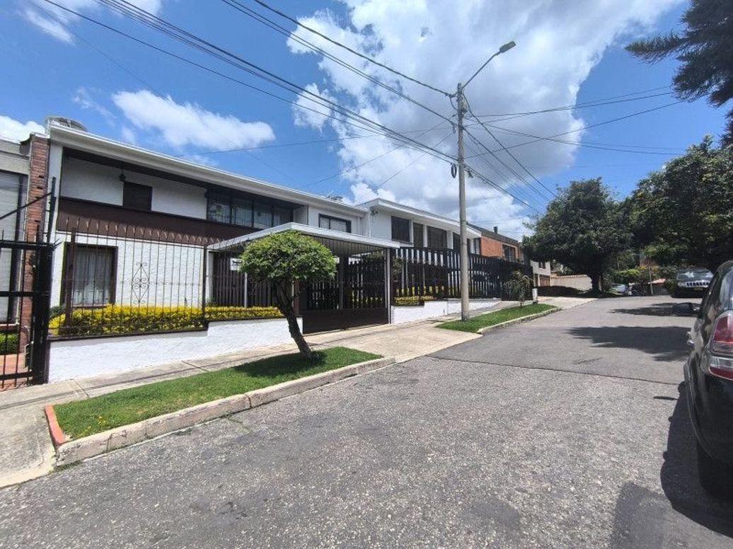 Casa en venta en Santa Ana Occidental, Bogotá · foto 3 de 20