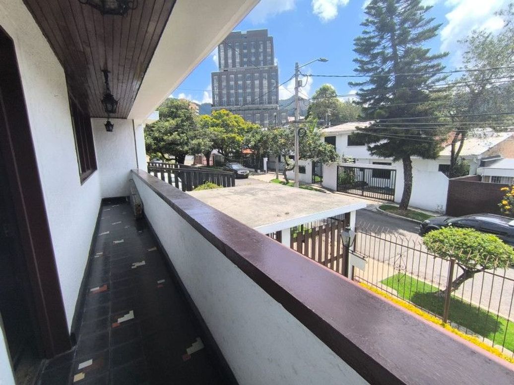 Casa en venta en Santa Ana Occidental, Bogotá · foto 2 de 20