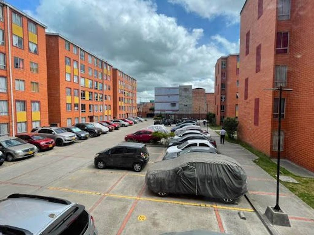 Apartamento de 3 alcobas en venta en El Portal Del Sol, Bogotá, 43 m² · foto 3 de 16