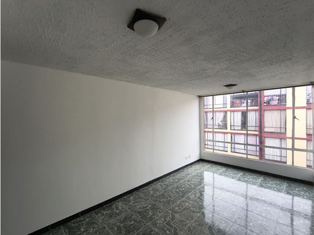 Apartamento de 3 alcobas en venta en Las Flores, Bogotá, 56 m² · foto 3 de 11