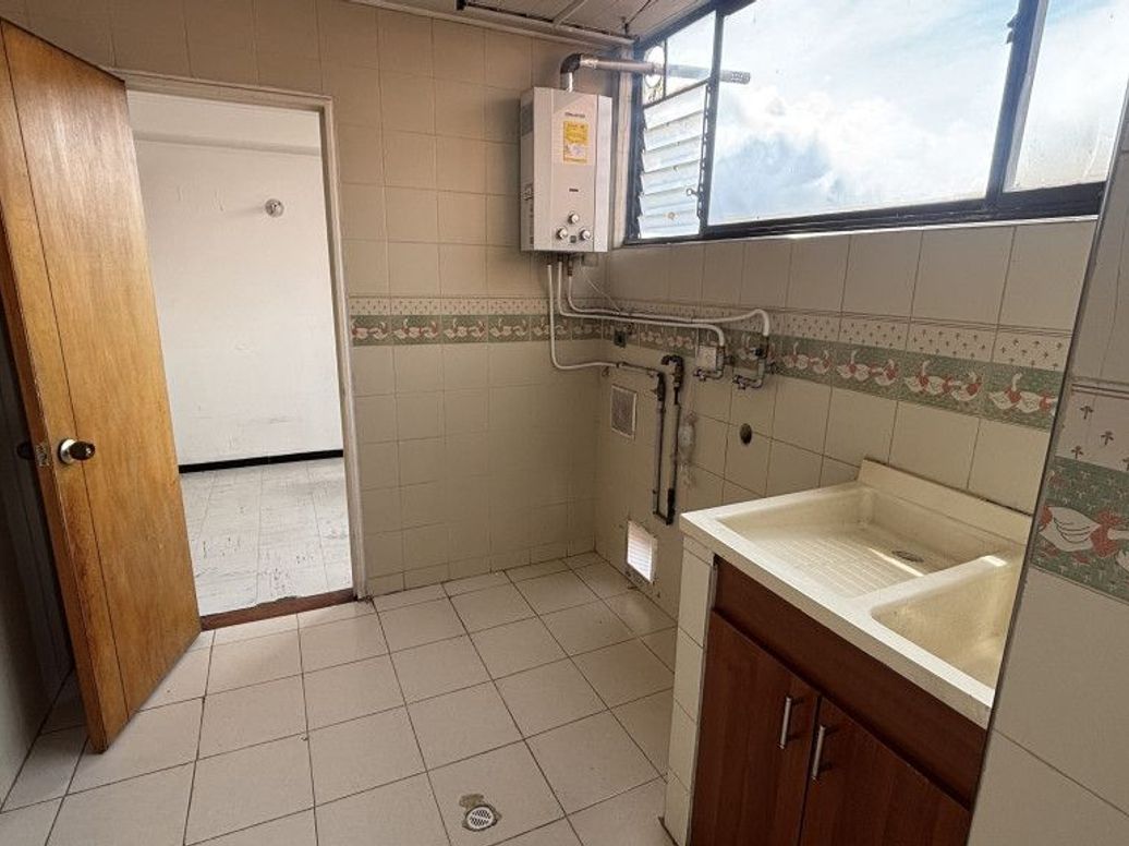 Apartamento de 3 alcobas en venta en Club De Los Lagartos, Bogotá, 176 m² · foto 8 de 20