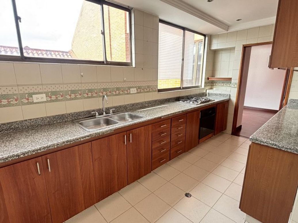 Apartamento de 3 alcobas en venta en Club De Los Lagartos, Bogotá, 176 m² · foto 9 de 20