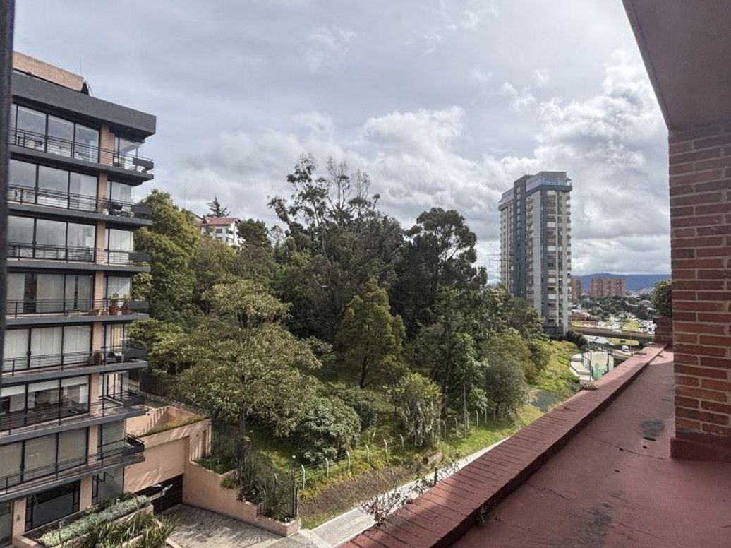 Apartamento de 3 alcobas en venta en Club De Los Lagartos, Bogotá, 176 m² · foto 3 de 20