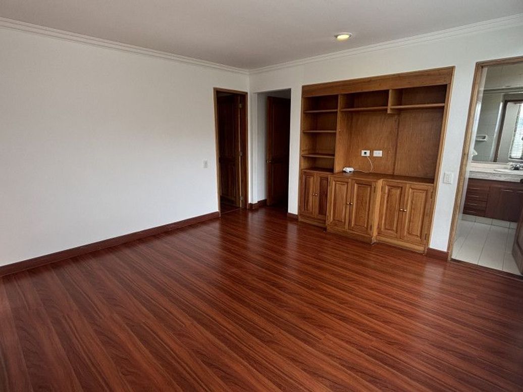 Apartamento de 3 alcobas en venta en Club De Los Lagartos, Bogotá, 176 m² · foto 13 de 20