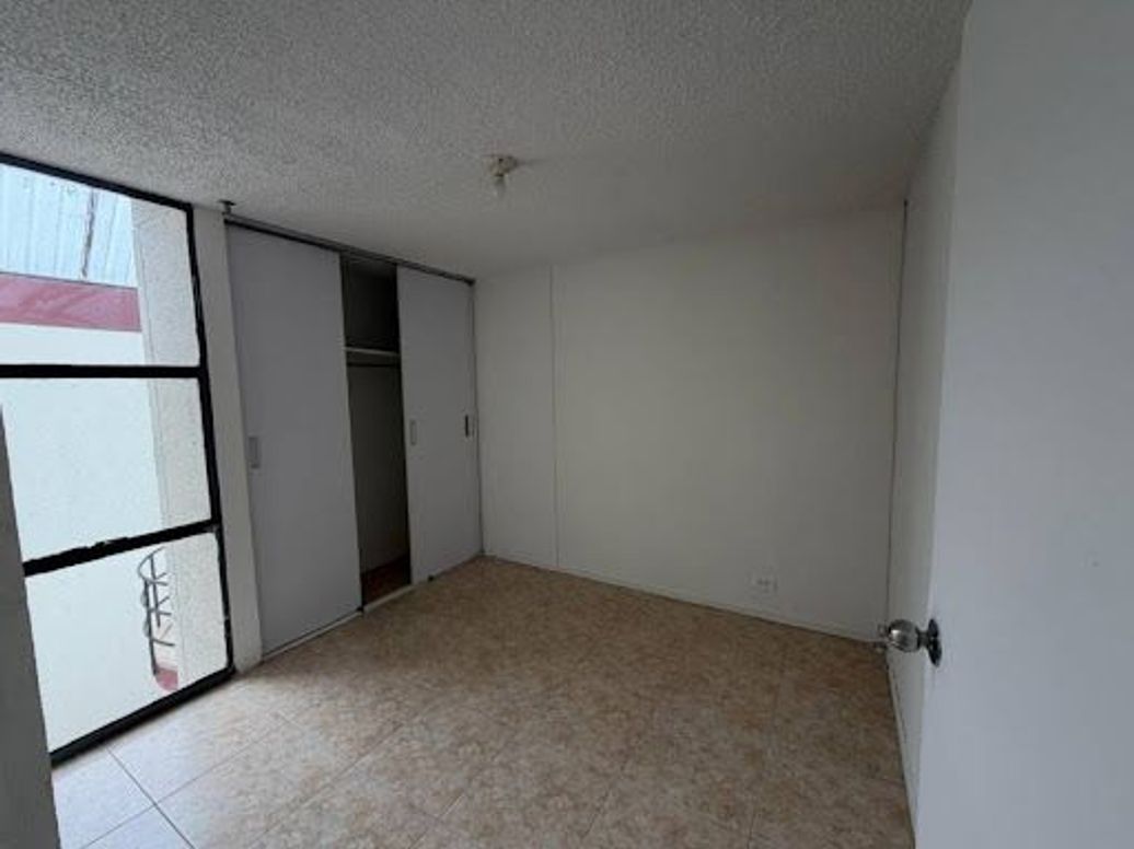 Apartamento de 3 alcobas en venta en Villa Delia Britalia Norte, Bogotá, 64 m² · foto 7 de 18