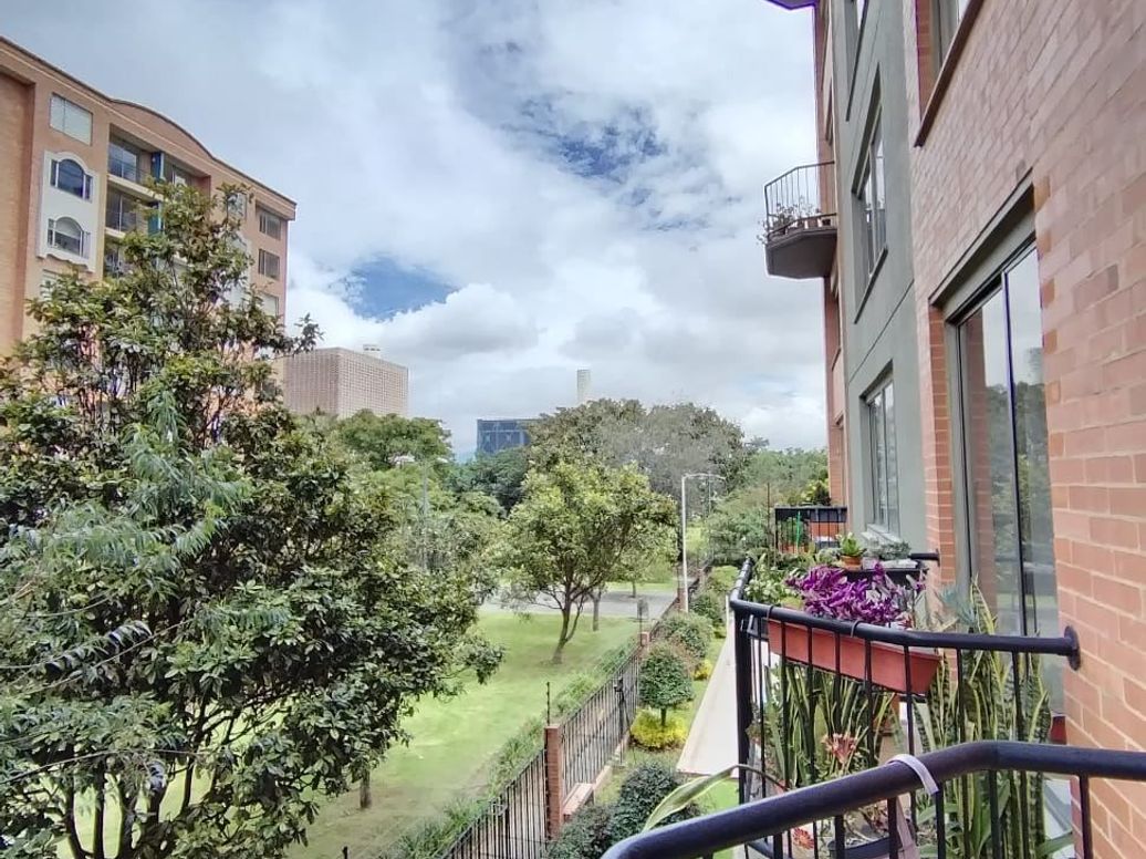 Apartamento de 4 alcobas en venta en Cr. Lugano, Bogotá, 98 m² · foto 7 de 20