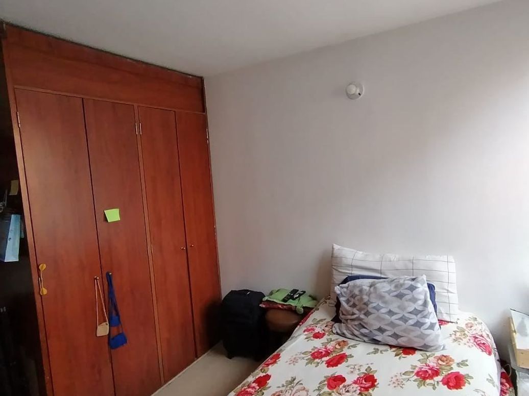 Apartamento de 4 alcobas en venta en Cr. Lugano, Bogotá, 98 m² · foto 9 de 20