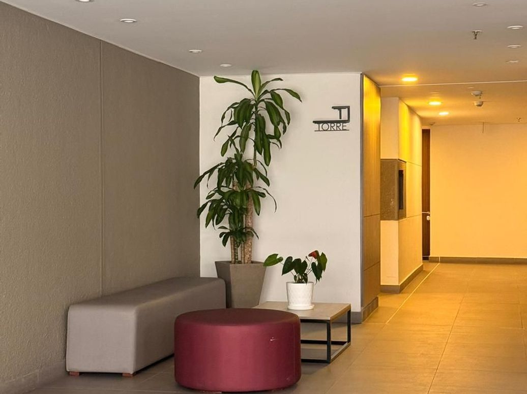 Apartamento de 3 alcobas en venta en La Esperanza Norte, Bogotá, 98 m² · foto 2 de 17