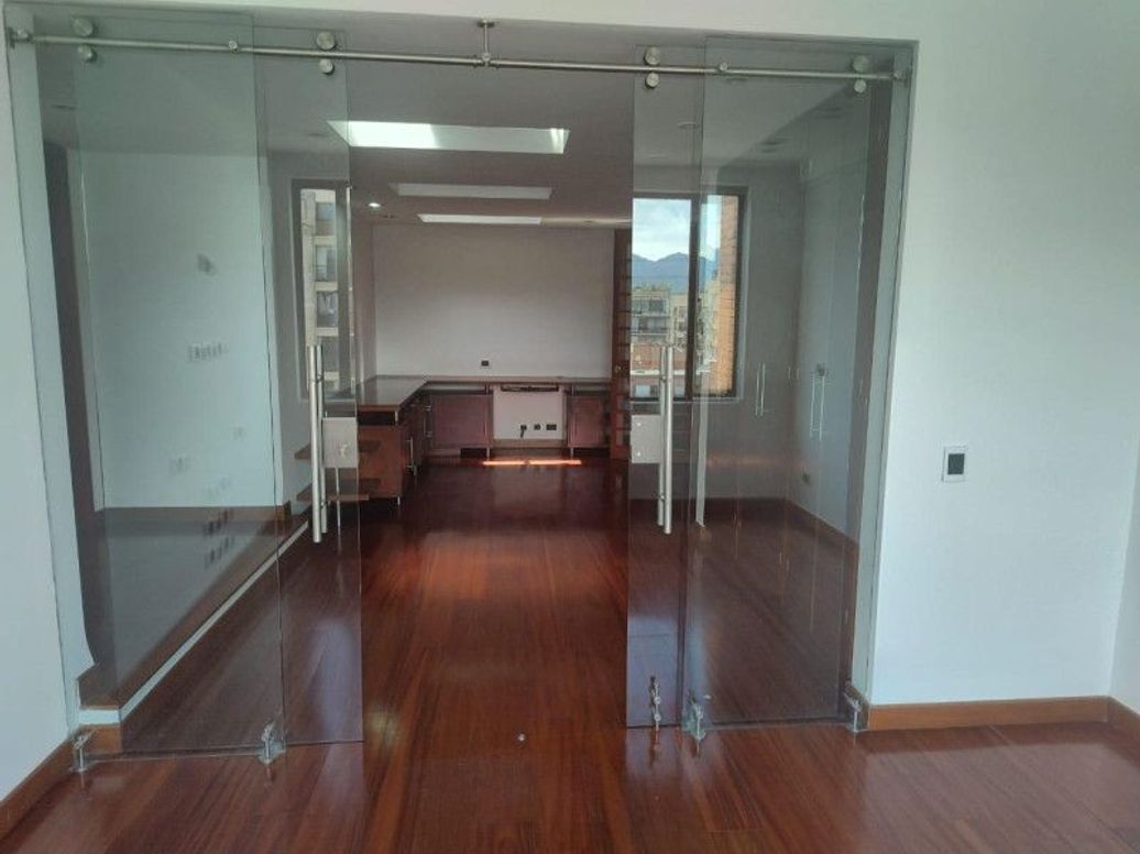 Apartamento de 5 alcobas en venta en Santa Barbara Occidental, Bogotá, 379 m² · foto 18 de 20