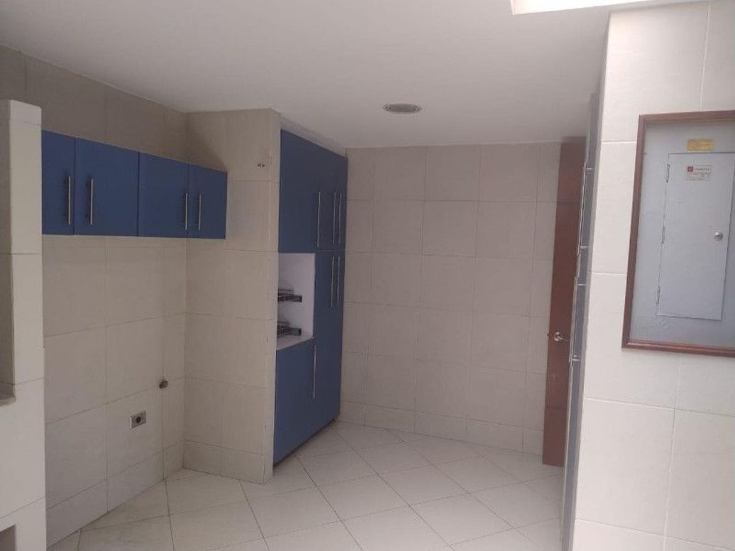 Apartamento de 5 alcobas en venta en Santa Barbara Occidental, Bogotá, 379 m² · foto 5 de 20
