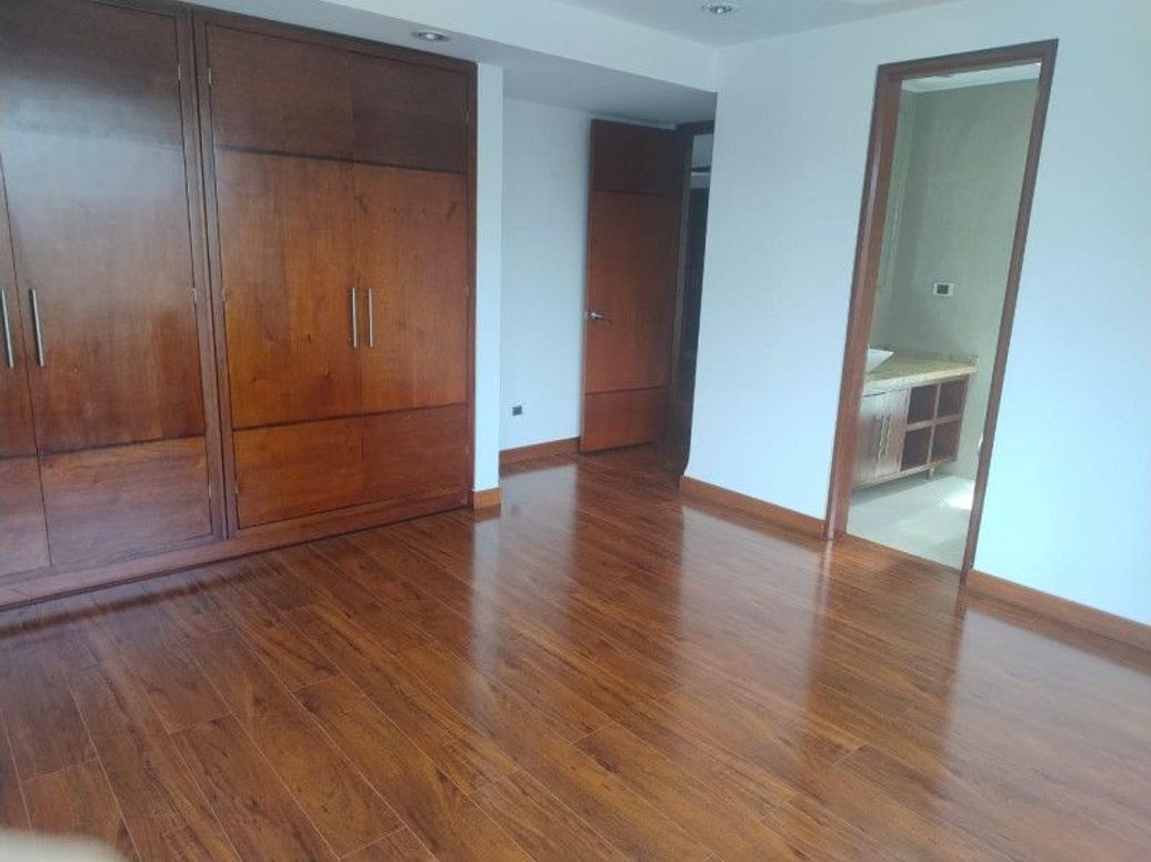 Apartamento de 5 alcobas en venta en Santa Barbara Occidental, Bogotá, 379 m² · foto 9 de 20