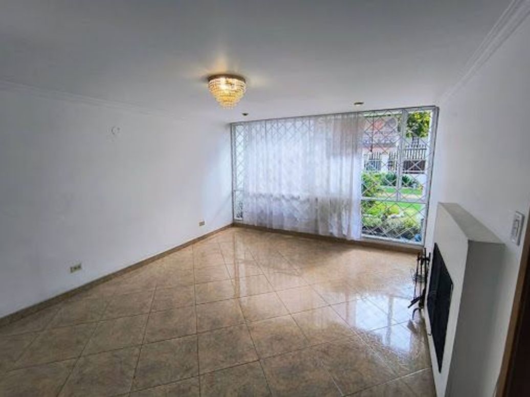 Casa de 4 alcobas en venta en Ilarco, Bogotá, 194 m² · foto 4 de 20