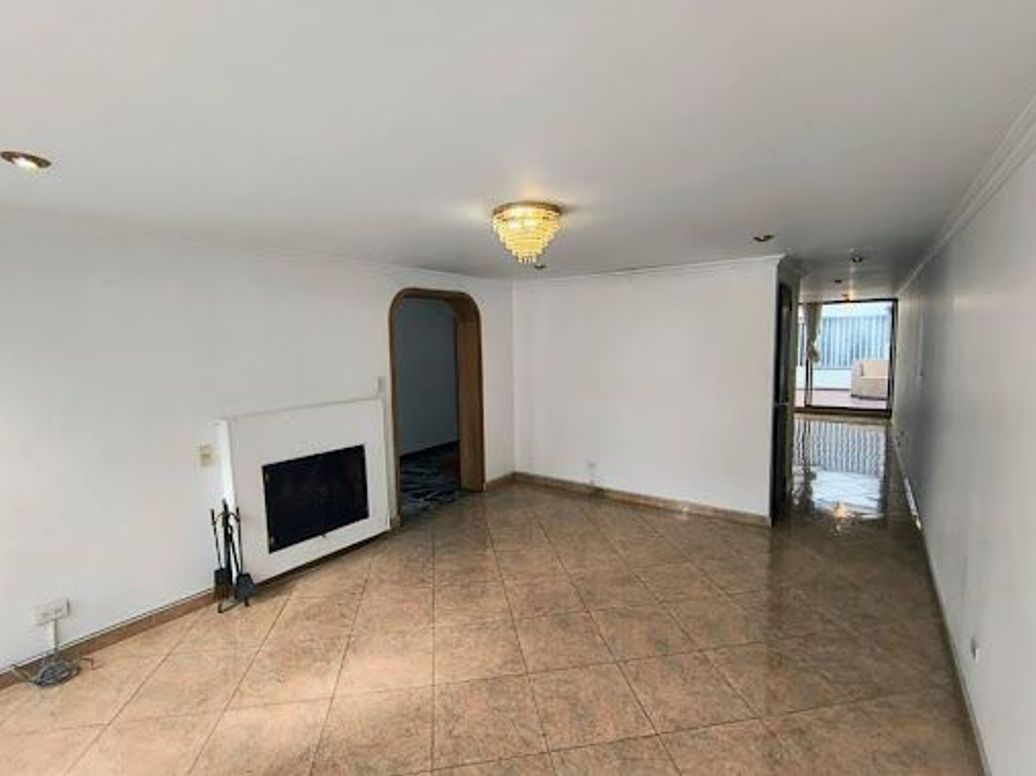 Casa de 4 alcobas en venta en Ilarco, Bogotá, 194 m² · foto 5 de 20