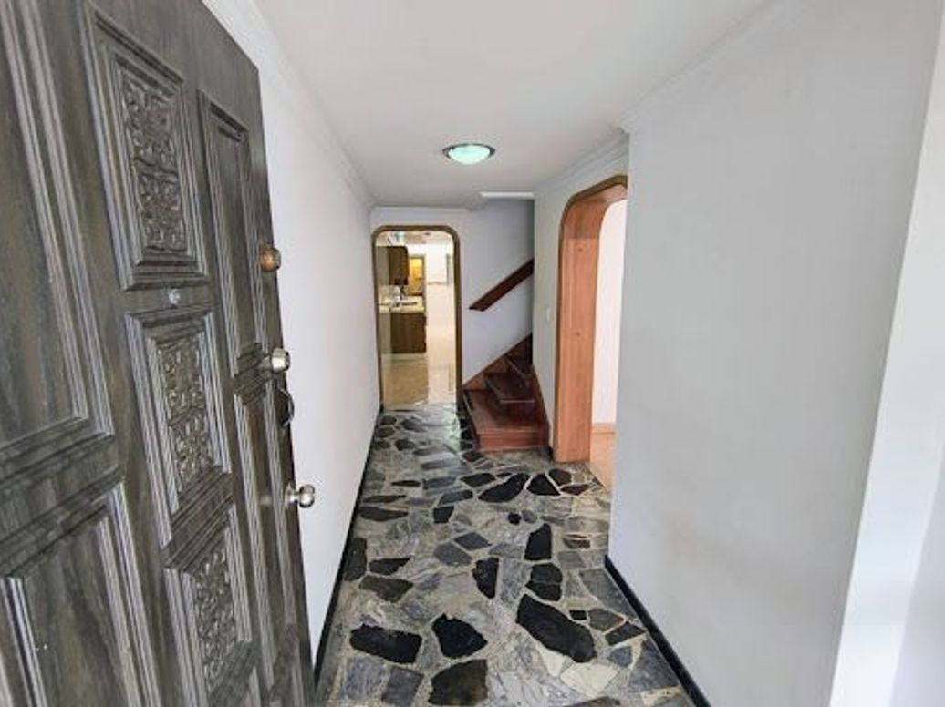 Casa de 4 alcobas en venta en Ilarco, Bogotá, 194 m² · foto 3 de 20
