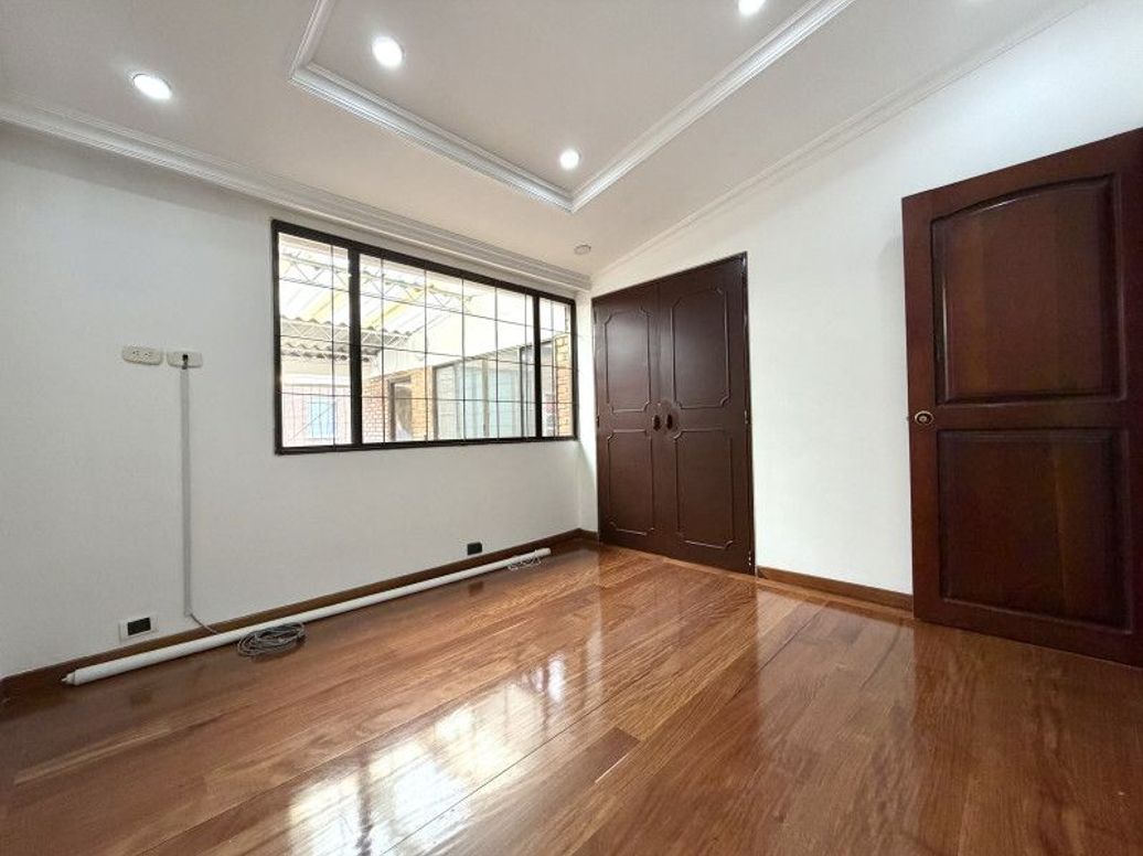 Casa de 3 alcobas en venta en Ub. Cordoba Niza, Bogotá, 228 m² · foto 17 de 20
