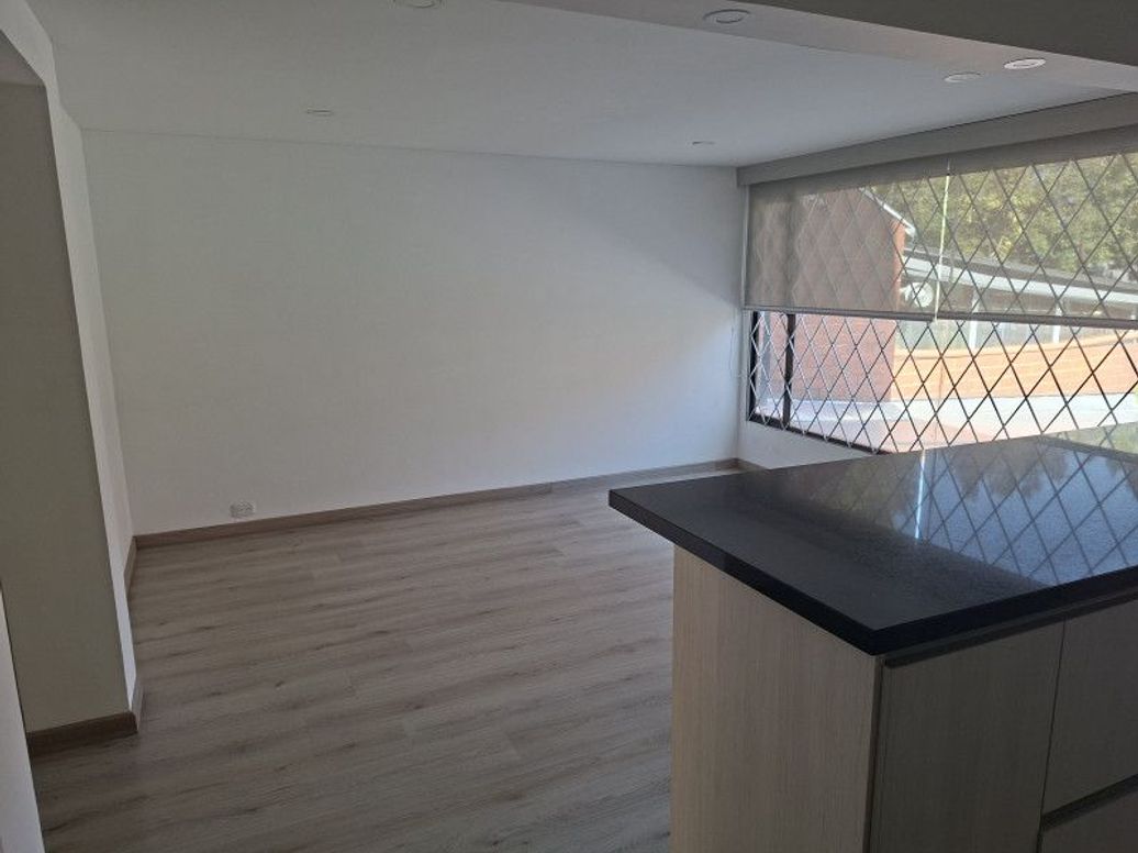 Apartamento de 4 alcobas en venta en Atenas, Bogotá, 240 m² · foto 7 de 20