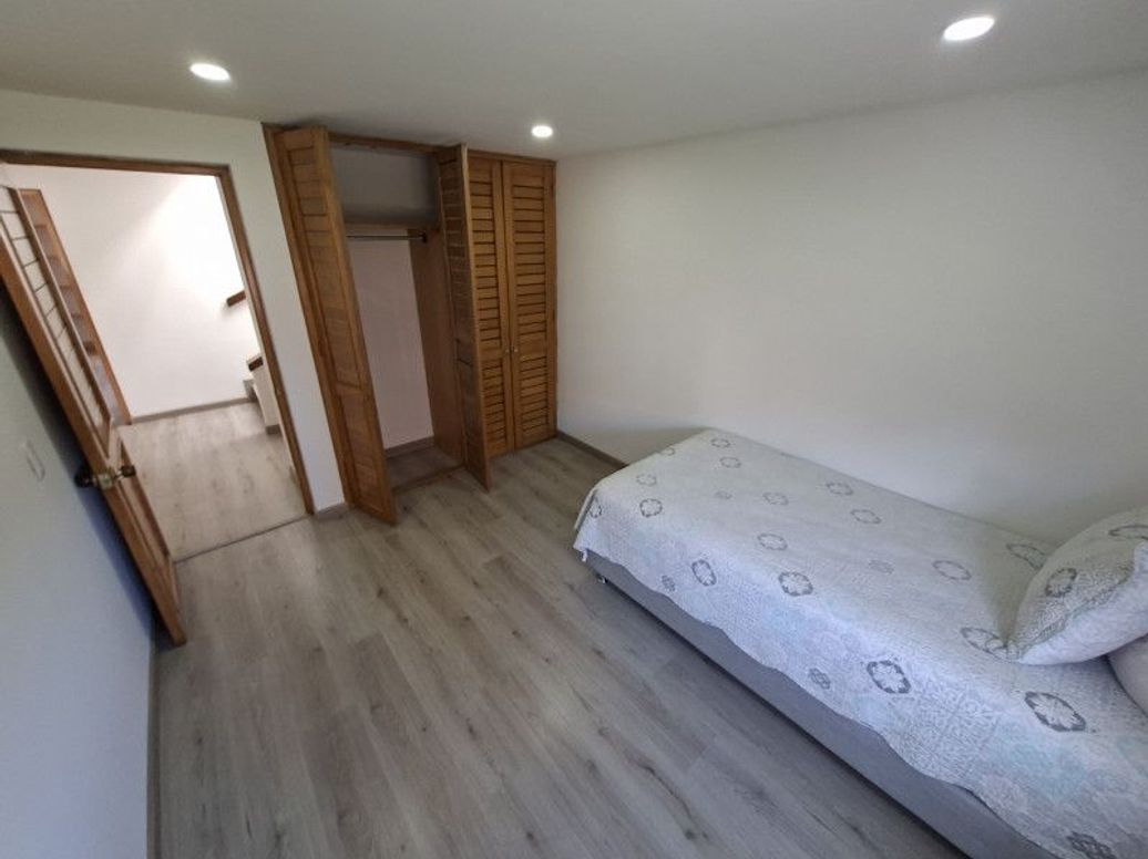 Apartamento de 4 alcobas en venta en Atenas, Bogotá, 240 m² · foto 18 de 20