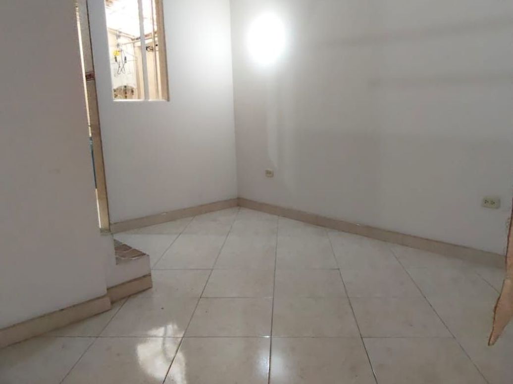 Casa de 4 alcobas en venta en Los Pantanos, Bogotá, 60 m² · foto 3 de 17