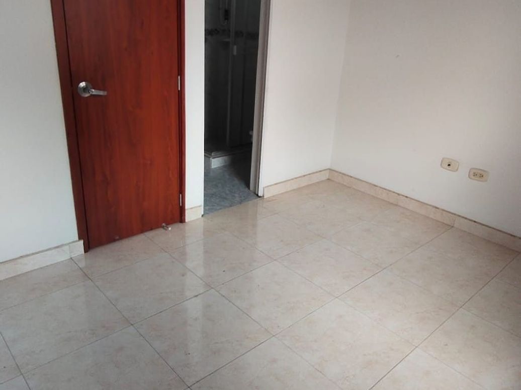 Casa de 4 alcobas en venta en Los Pantanos, Bogotá, 60 m² · foto 9 de 17