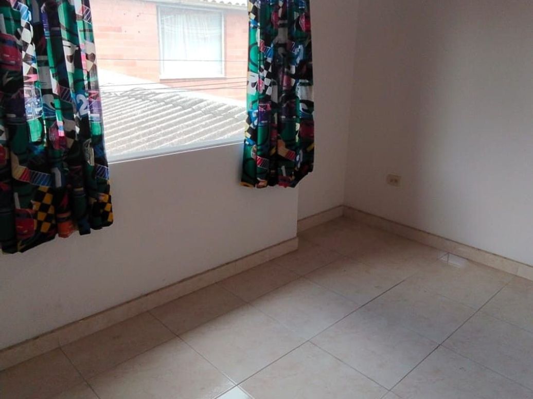Casa de 4 alcobas en venta en Los Pantanos, Bogotá, 60 m² · foto 8 de 17