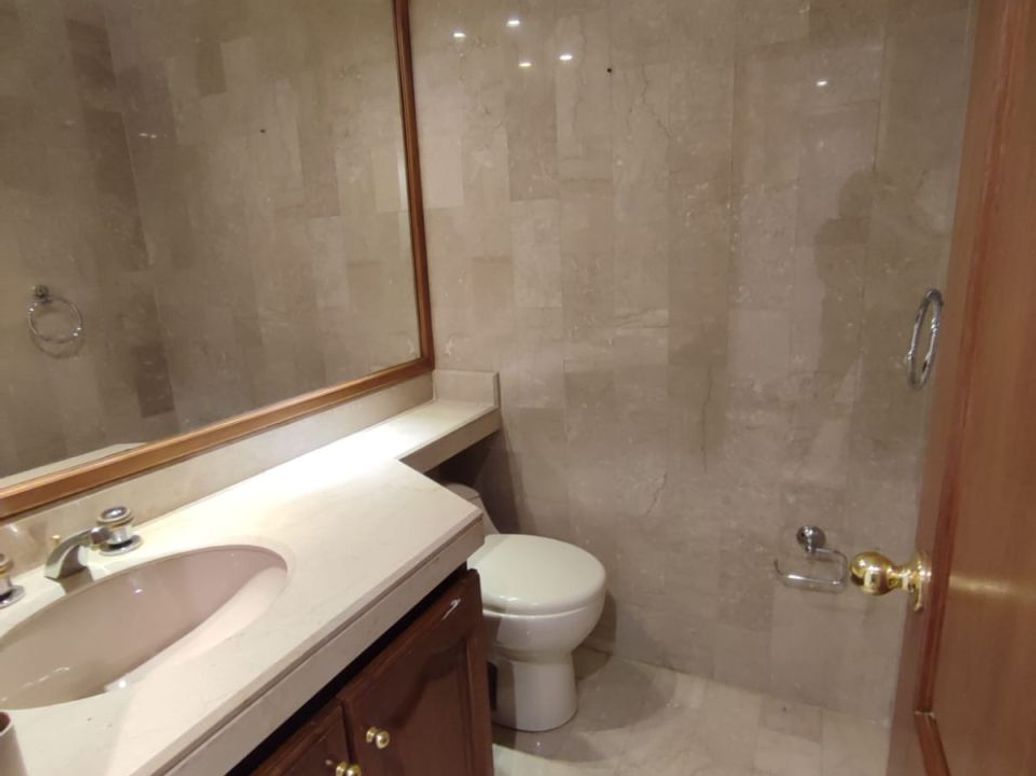 Apartamento de 3 alcobas en venta en Santa Ana Oriental, Bogotá, 224 m² · foto 14 de 16