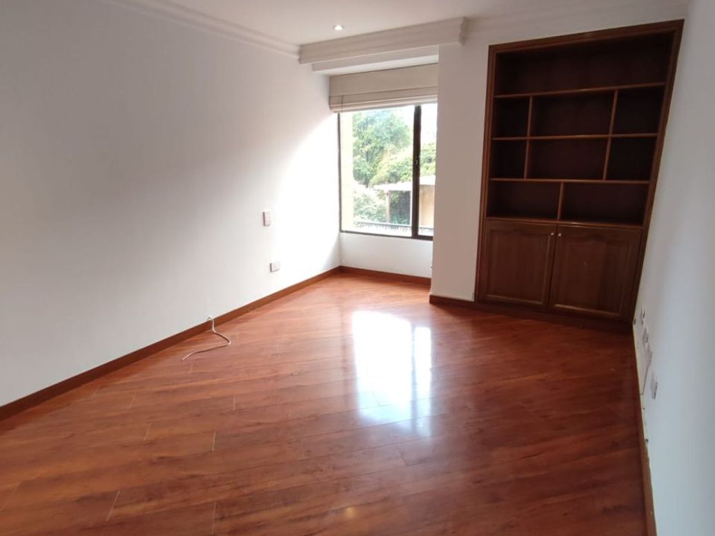 Apartamento de 3 alcobas en venta en Santa Ana Oriental, Bogotá, 224 m² · foto 10 de 16