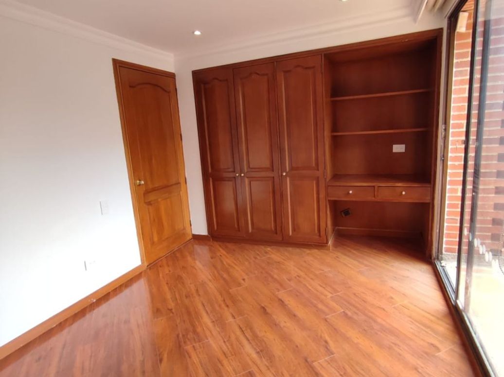 Apartamento de 3 alcobas en venta en Santa Ana Oriental, Bogotá, 224 m² · foto 9 de 16