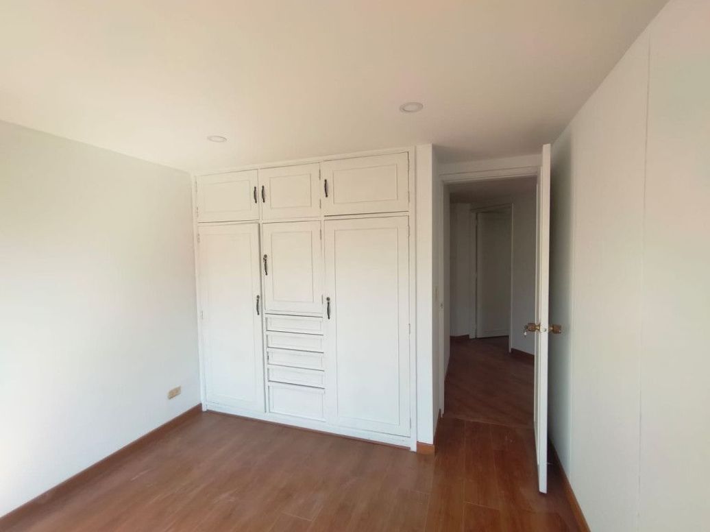 Apartamento de 3 alcobas en venta en Molinos Norte, Bogotá, 130 m² · foto 11 de 17