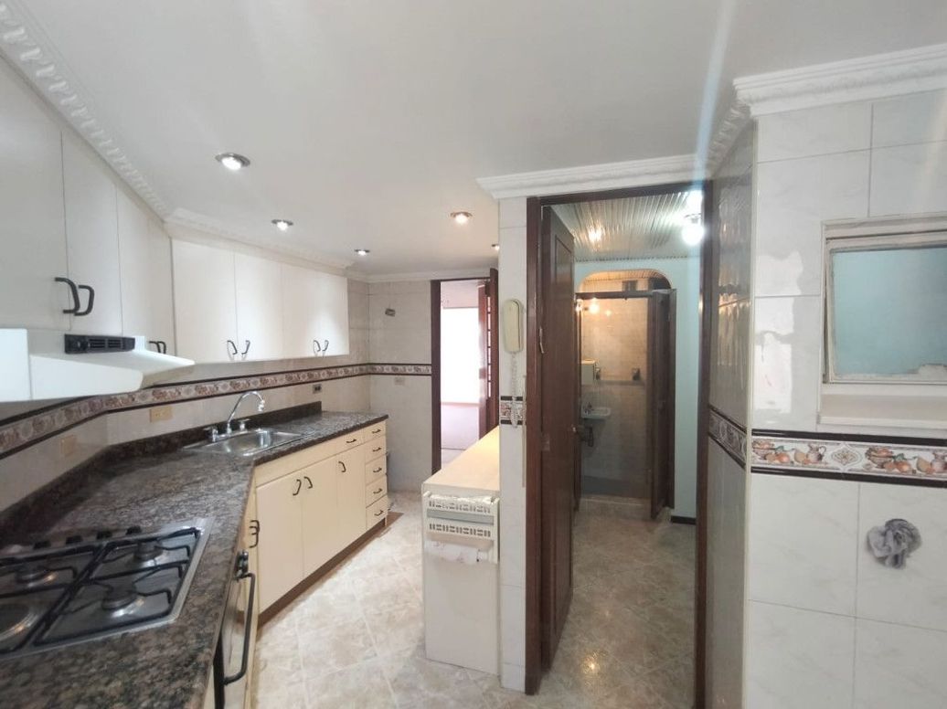 Apartamento de 3 alcobas en venta en Molinos Norte, Bogotá, 130 m² · foto 8 de 17