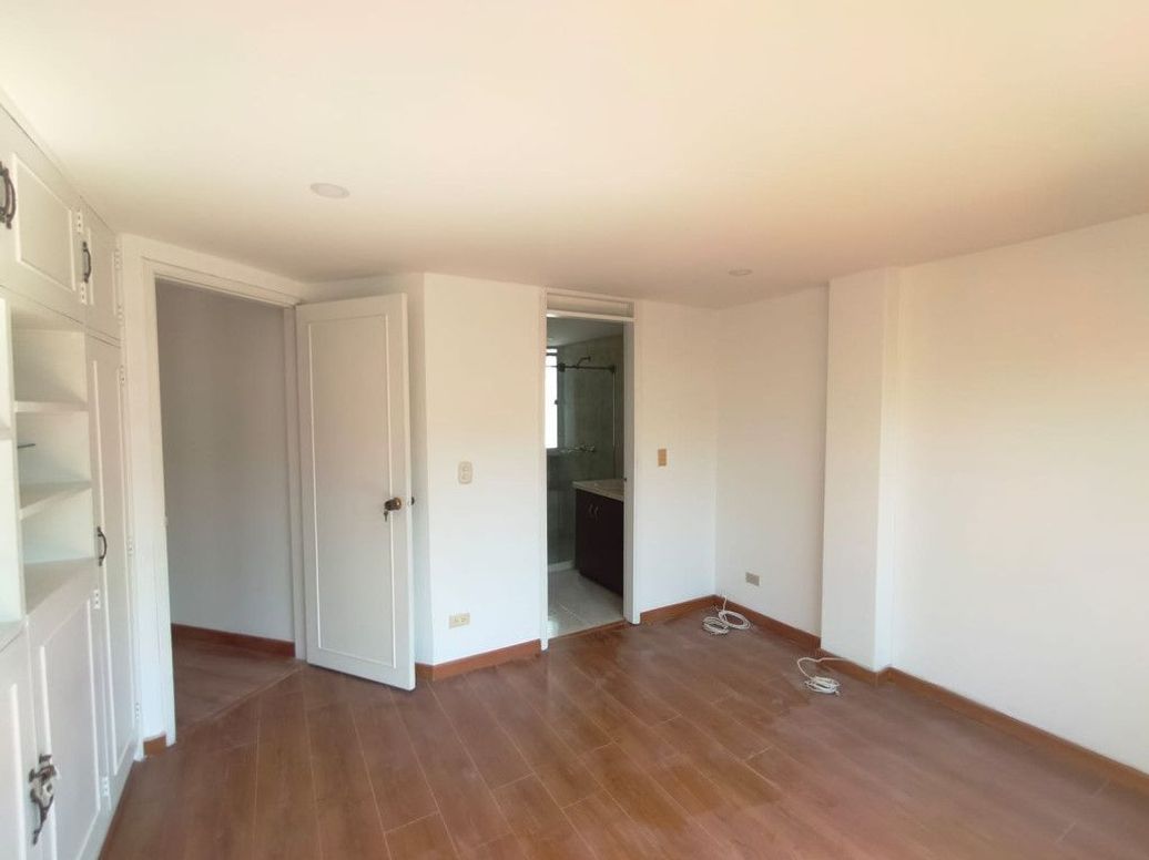 Apartamento de 3 alcobas en venta en Molinos Norte, Bogotá, 130 m² · foto 15 de 17