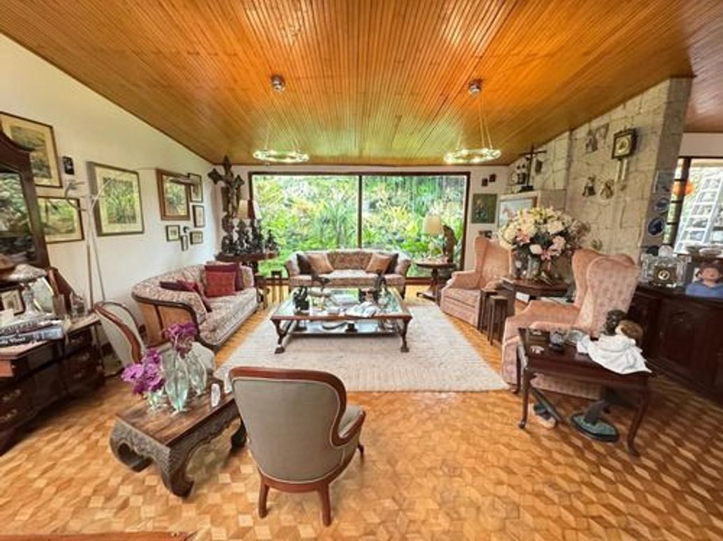 Casa de 4 alcobas en venta en Santa Barbara Alta, Bogotá, 441 m² · foto 2 de 12