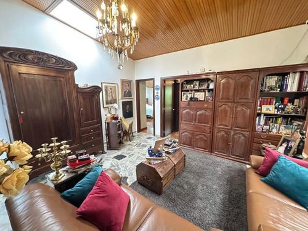 Casa de 4 alcobas en venta en Santa Barbara Alta, Bogotá, 441 m² · foto 5 de 12