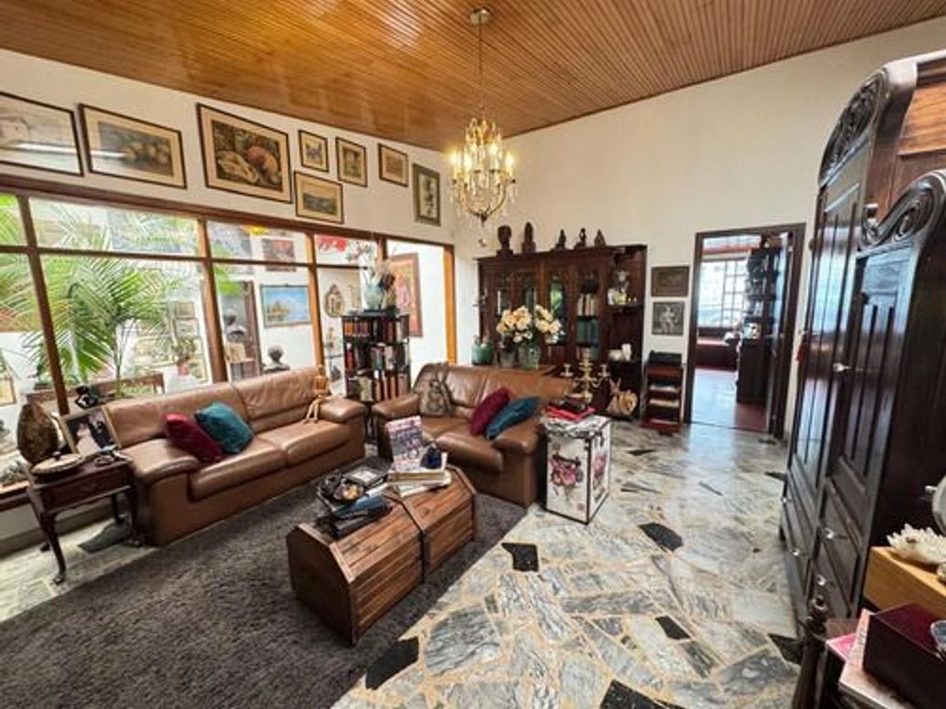 Casa de 4 alcobas en venta en Santa Barbara Alta, Bogotá, 441 m² · foto 4 de 12