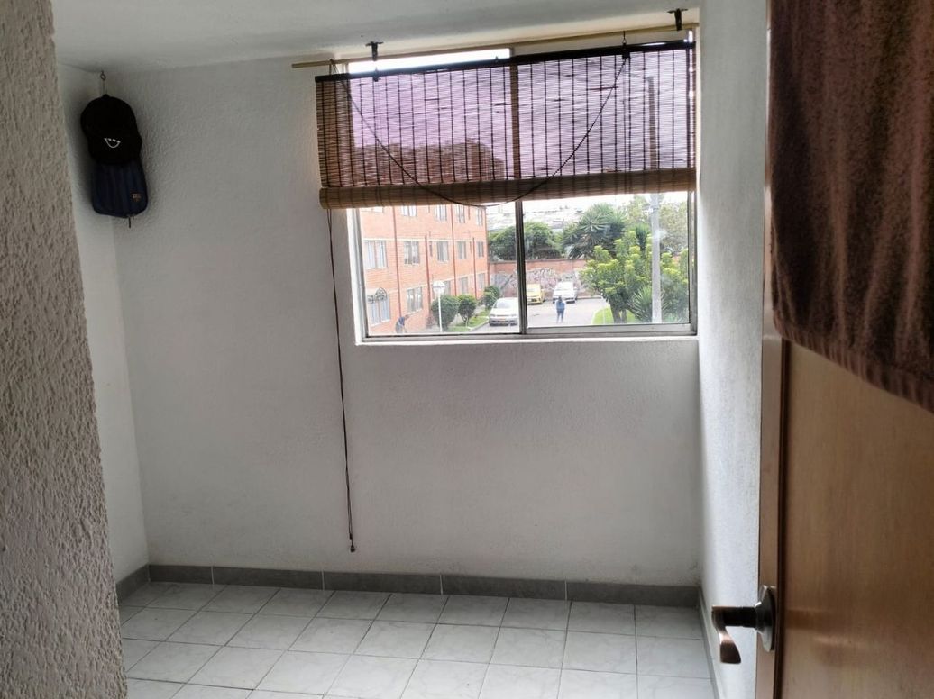 Apartamento de 3 alcobas en venta en Cr. La Balvanera, Bogotá, 46 m² · foto 12 de 14