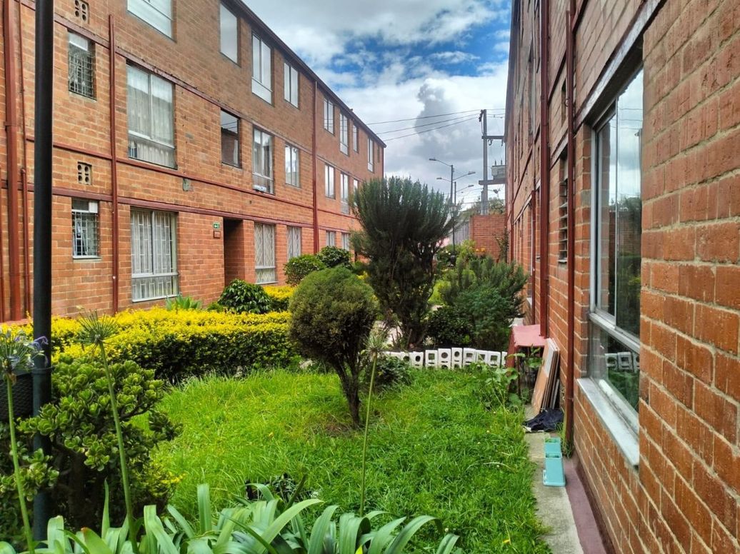 Apartamento de 3 alcobas en venta en Cr. La Balvanera, Bogotá, 46 m² · foto 2 de 14