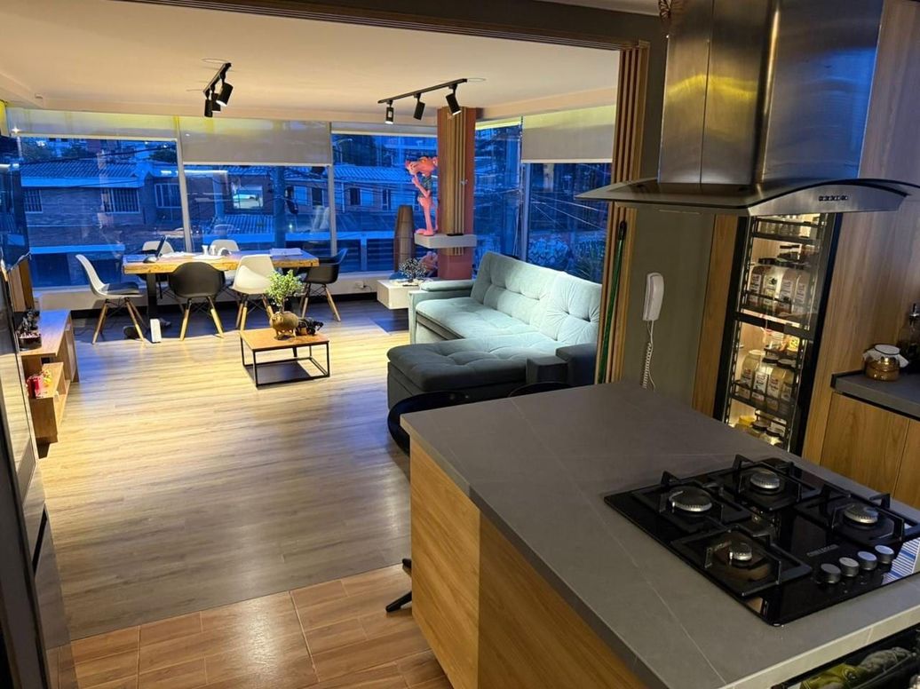 Apartamento de 3 alcobas en venta en Las Villas, Bogotá, 140 m² · foto 2 de 20