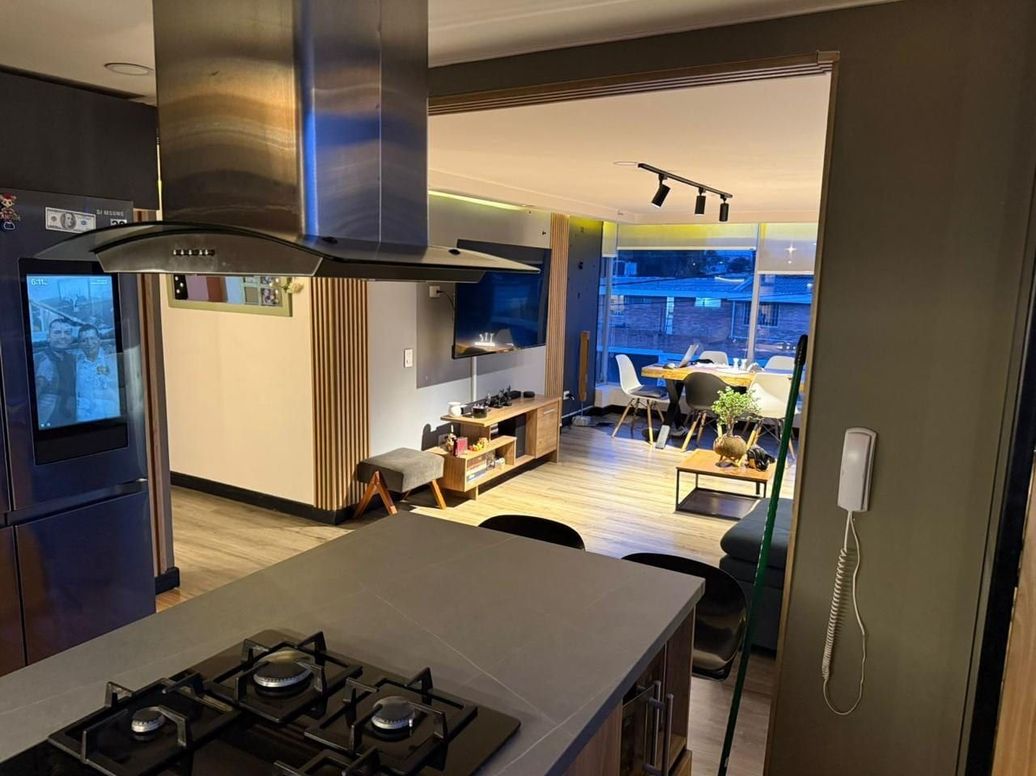 Apartamento de 3 alcobas en venta en Las Villas, Bogotá, 140 m² · foto 3 de 20