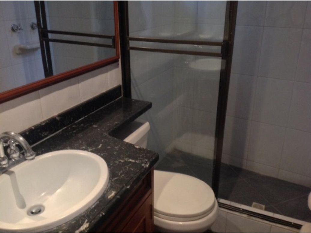 Apartamento de 2 alcobas en venta en Cedritos, Bogotá, 69 m² · foto 6 de 8
