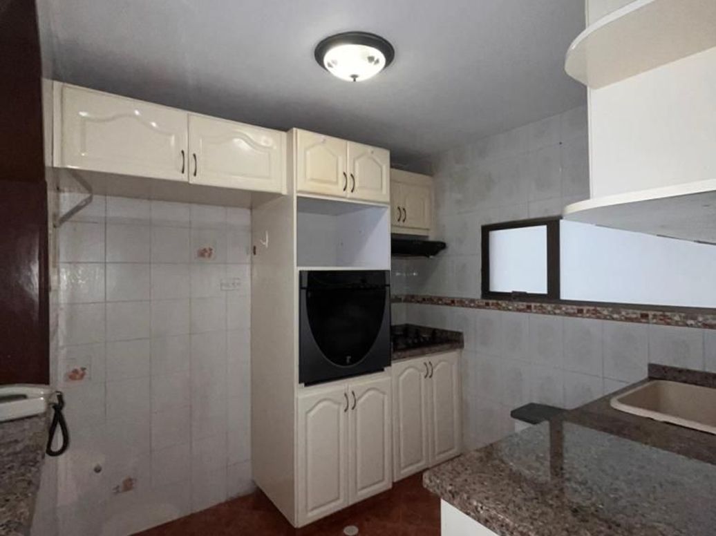 Apartamento de 4 alcobas en venta en El Contador, Bogotá, 138 m² · foto 8 de 20