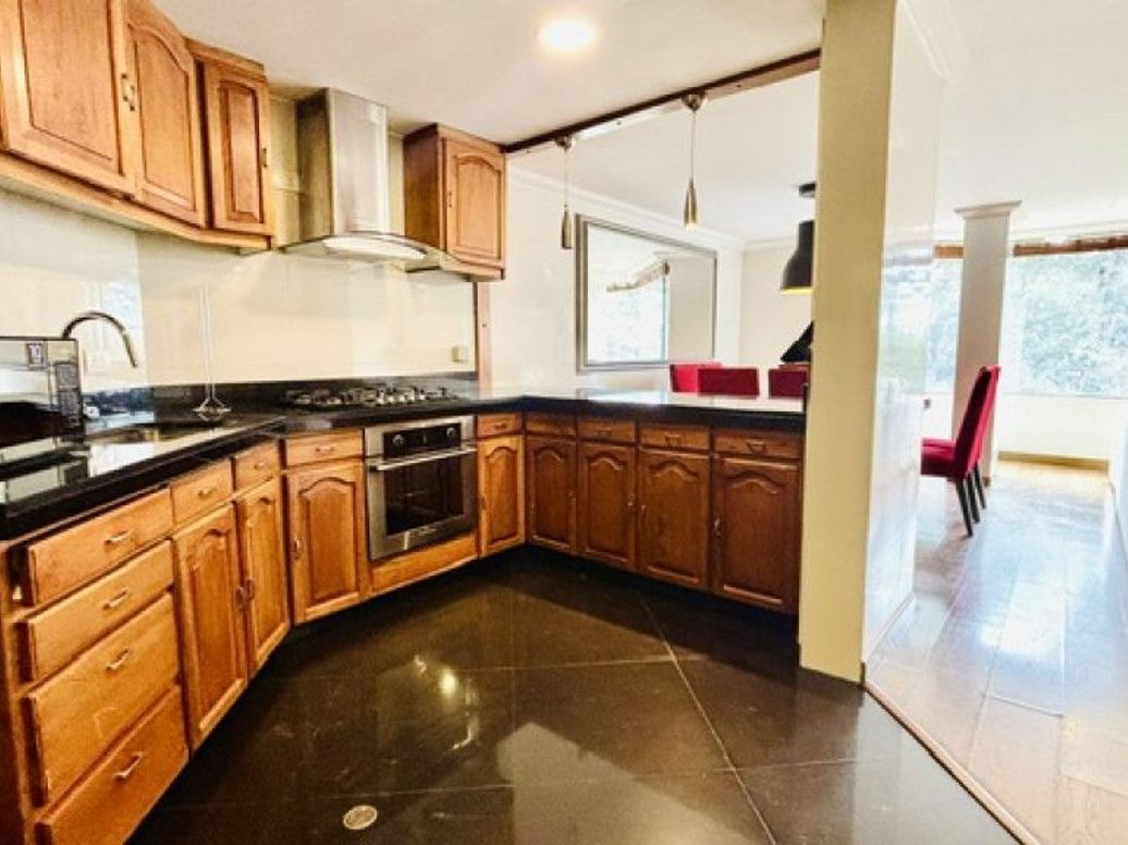 Apartamento de 3 alcobas en venta en Los Rosales, Bogotá, 127 m² · foto 8 de 20