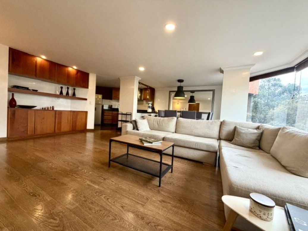 Apartamento de 3 alcobas en venta en Los Rosales, Bogotá, 127 m² · foto 4 de 20