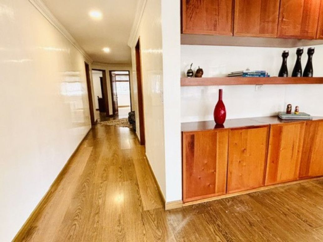 Apartamento de 3 alcobas en venta en Los Rosales, Bogotá, 127 m² · foto 11 de 20