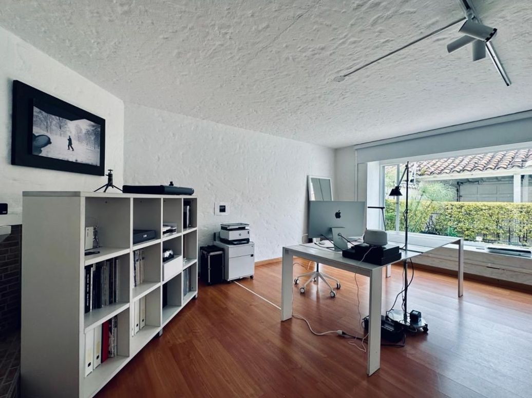 Casa de 5 alcobas en venta en Santa Barbara Central, Bogotá, 256 m² · foto 3 de 8