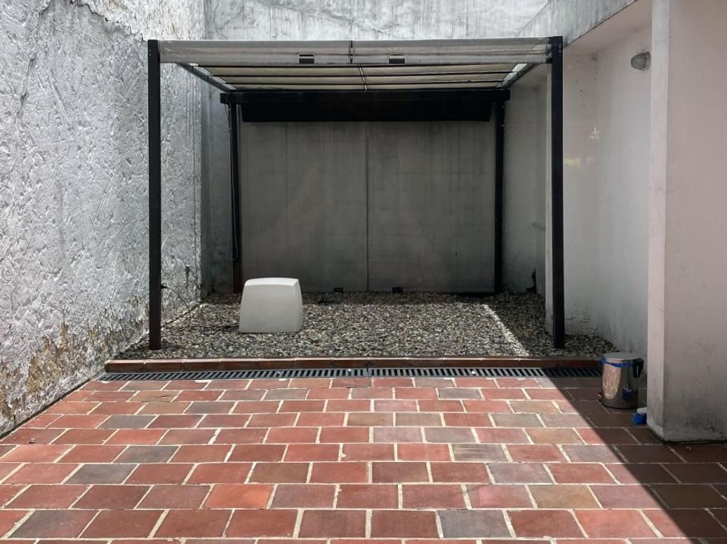 Casa de 5 alcobas en venta en Santa Barbara Central, Bogotá, 256 m² · foto 6 de 8