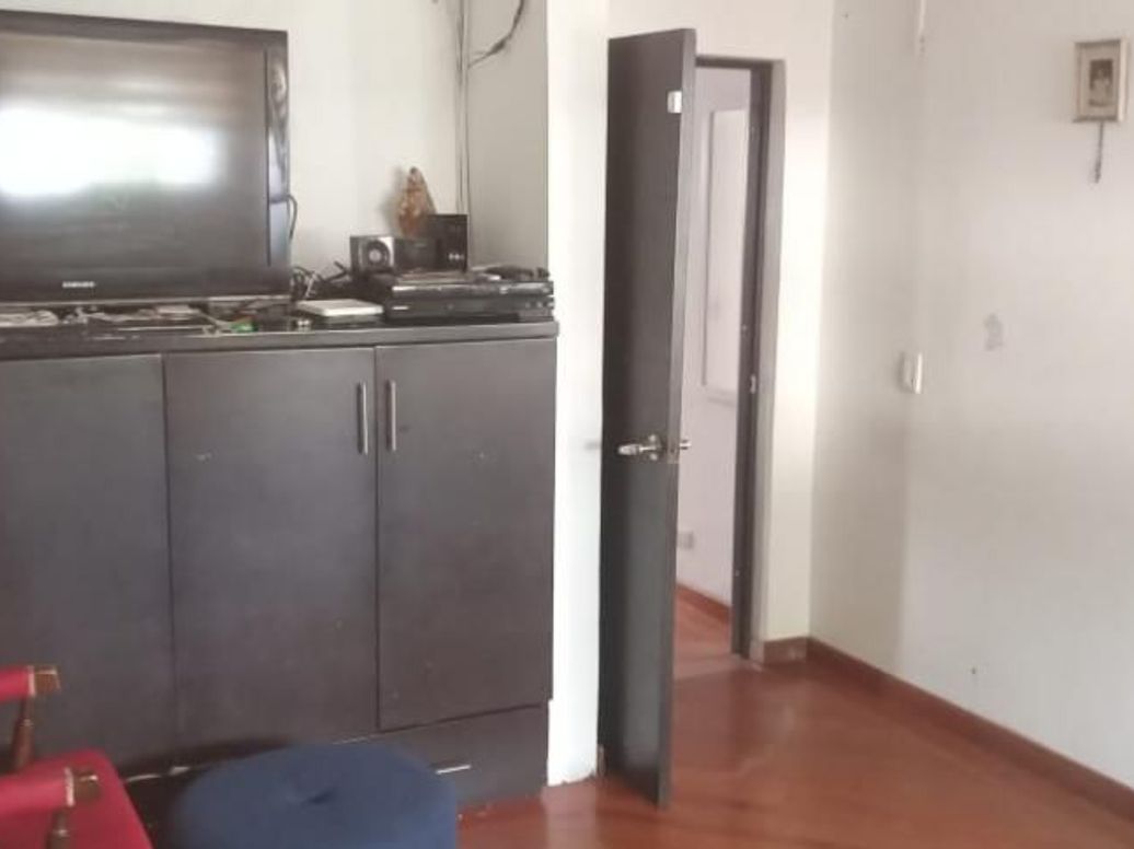 Casa de 5 alcobas en venta en Caobos Salazar, Bogotá, 240 m² · foto 7 de 12