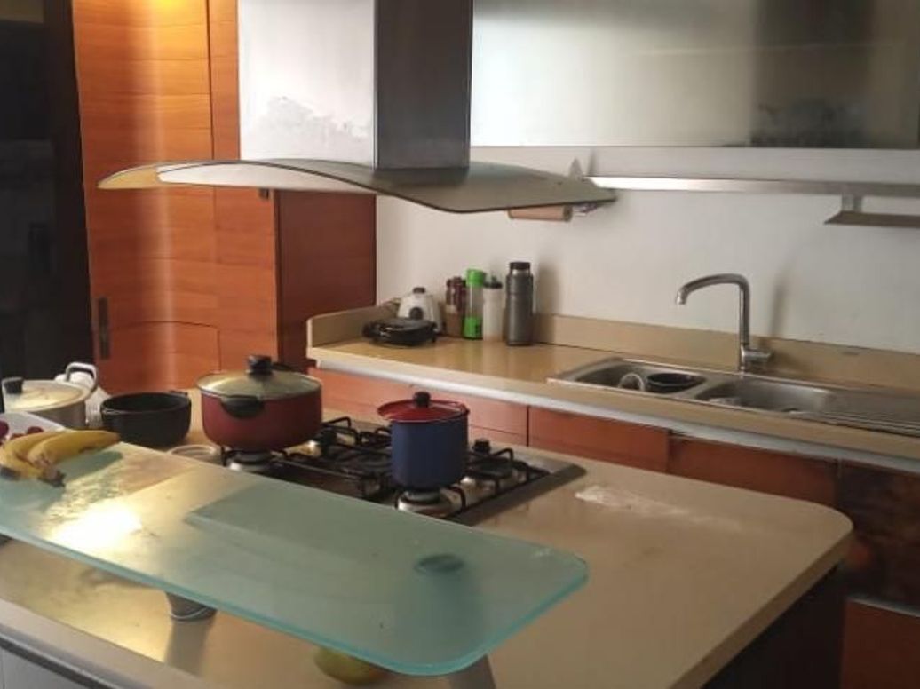 Casa de 5 alcobas en venta en Caobos Salazar, Bogotá, 240 m² · foto 9 de 12