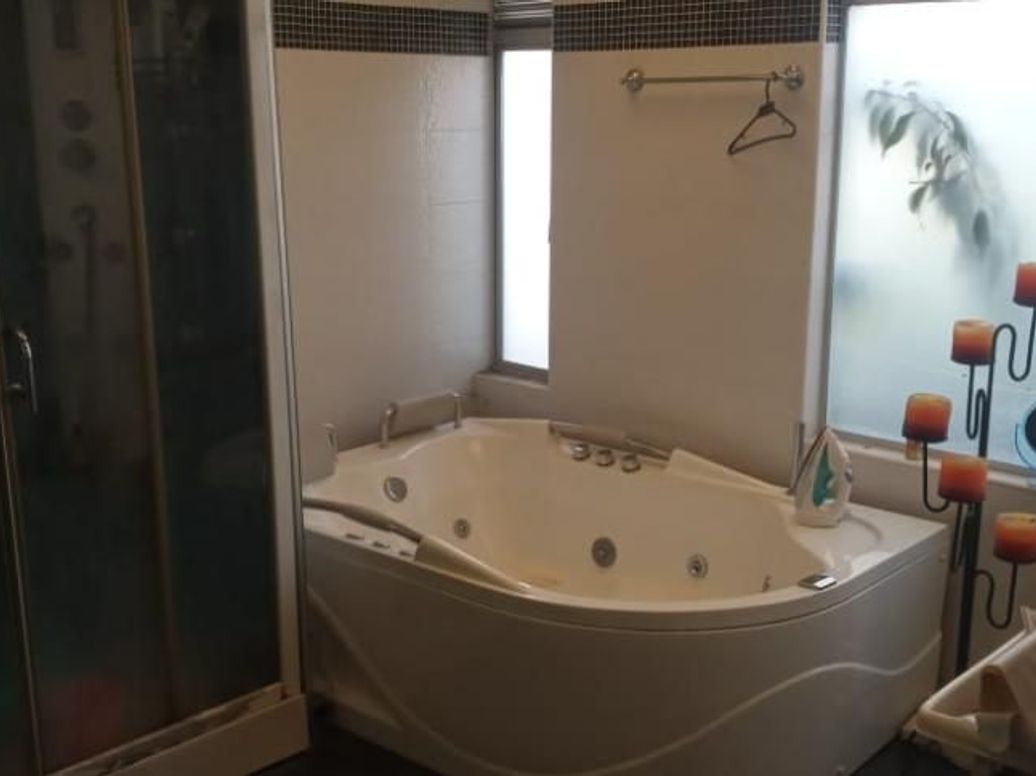 Casa de 5 alcobas en venta en Caobos Salazar, Bogotá, 240 m² · foto 4 de 12