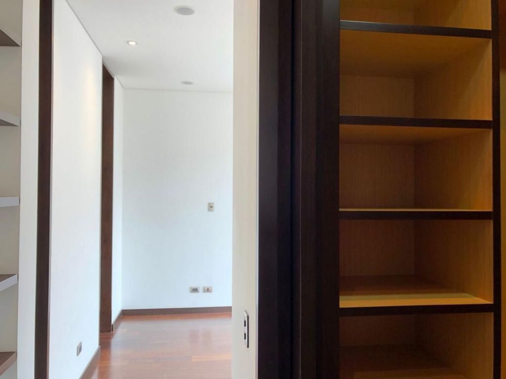 Apartamento de 3 alcobas en venta en El Retiro, Bogotá, 256 m² · foto 19 de 20